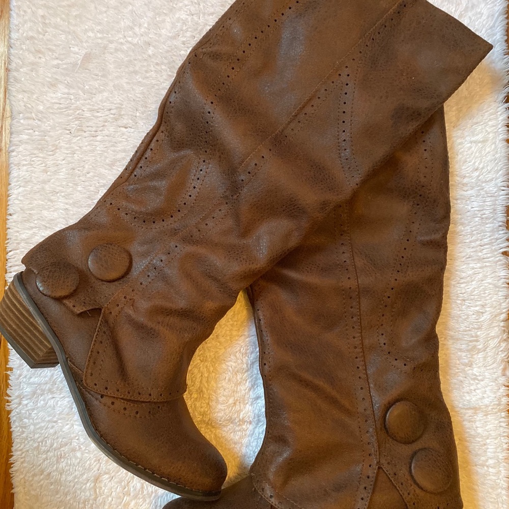 Not Rated boots